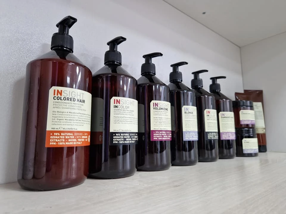 Haarverzorgingsproducten en behandelingen in de salon van Devi Hairfashion